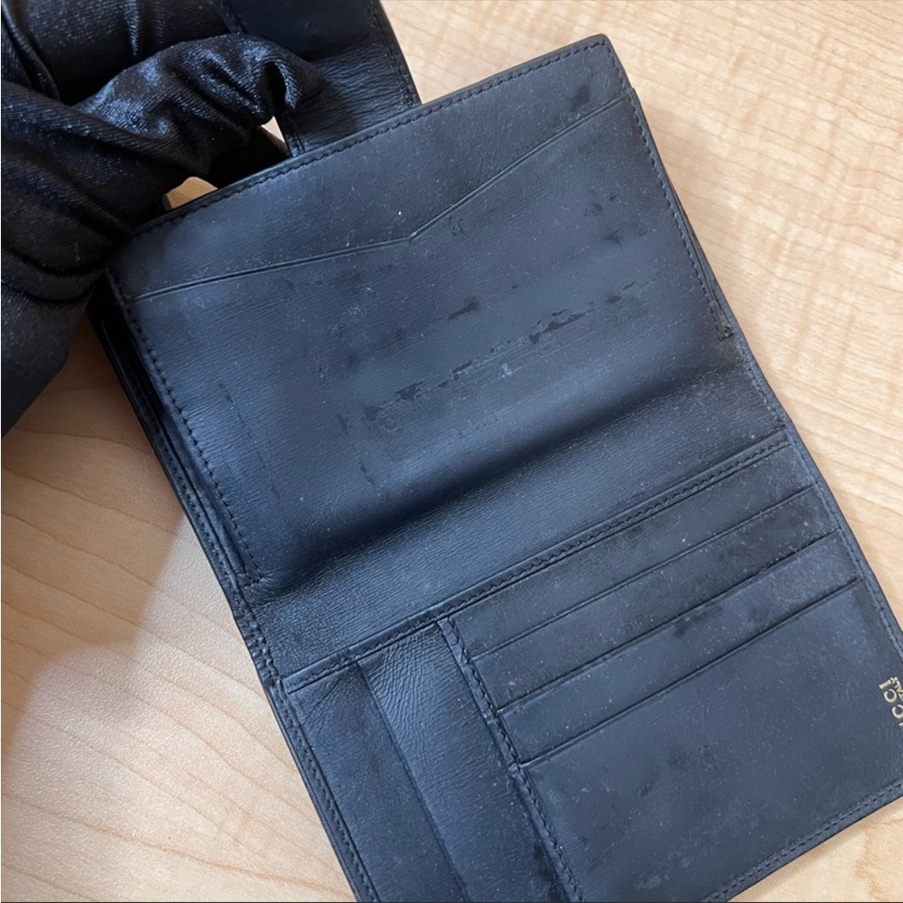 Authentic Gucci Wallet - Picture 6 of 13